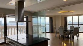 2 Bedroom Condo for rent in Nusa State Tower Condominium, Silom, Bangkok near BTS Surasak