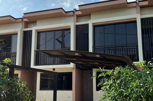 4 Bedroom Townhouse for sale in Almanza Uno, Metro Manila
