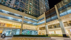 1 Bedroom Condo for sale in Urdaneta, Metro Manila near MRT-3 Ayala