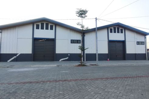 Gudang dan pabrik dijual dengan  di Kedungcangkring, Jawa Timur