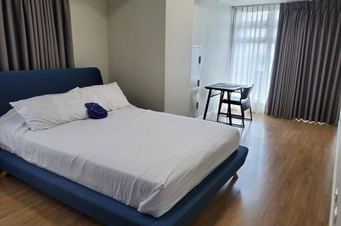 2 Bedroom Condo for rent in Kroma Tower, Bangkal, Metro Manila near MRT-3 Magallanes