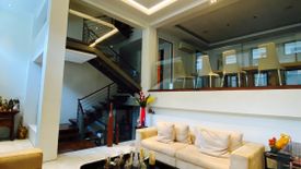 5 Bedroom House for sale in White Plains, Metro Manila