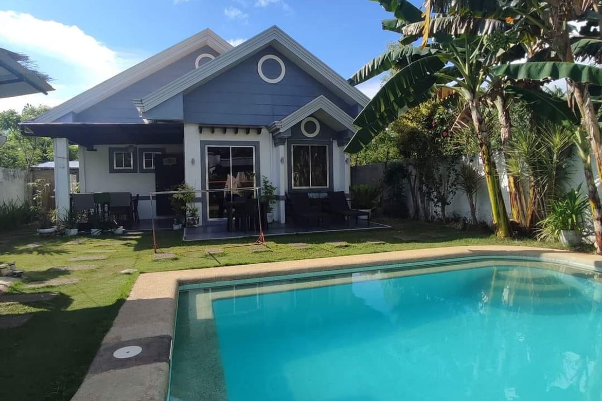 FOR SALE House and Lot/Guest house with pool in Panglao Bohol 📌 House
