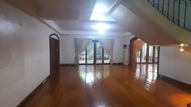 4 Bedroom House for rent in San Lorenzo, Metro Manila near MRT-3 Ayala