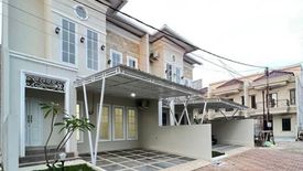 Rumah dijual dengan 4 kamar tidur di Ciganjur, Jakarta