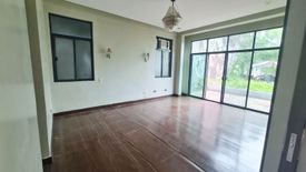 4 Bedroom House for sale in LOYOLA GRAND VILLAS, Ramon Magsaysay, Metro Manila near LRT-1 Roosevelt