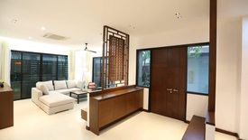 3 Bedroom House for rent in Khlong Tan Nuea, Bangkok