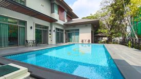 4 Bedroom House for sale in Dokmai, Bangkok