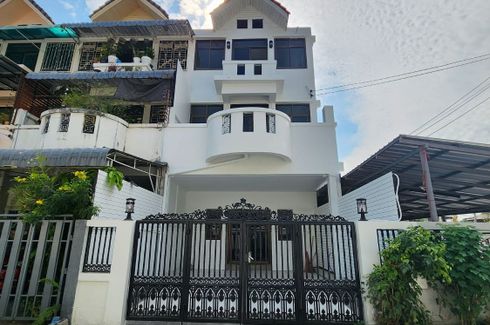 4 Bedroom House for rent in Wong Sawang, Bangkok near MRT Wong Sawang