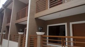 Townhouse for sale in Pulang Lupa Uno, Metro Manila