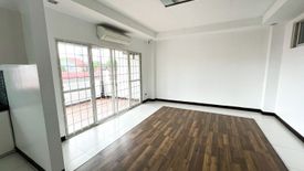5 Bedroom House for rent in BF Homes, Metro Manila