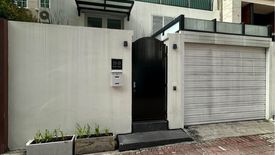 3 Bedroom Townhouse for sale in Langsuan, Bangkok near BTS Ploen Chit