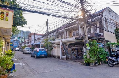 4 Bedroom Townhouse for Sale or Rent in Huai Khwang, Bangkok near MRT Huai Khwang