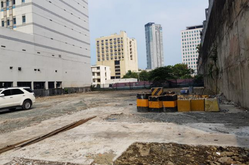 Land for rent in South Triangle, Metro Manila near MRT-3 Quezon Avenue