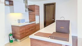 2 Bedroom Condo for rent in Garden Towers, San Lorenzo, Metro Manila near MRT-3 Ayala