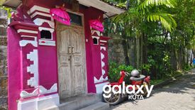 Rumah disewa dengan 4 kamar tidur di Kerobokan, Bali