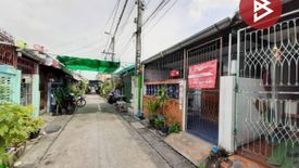 3 Bedroom Townhouse for sale in Khlong Dan, Samut Prakan