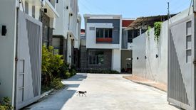 3 Bedroom House for sale in Bahay Toro, Metro Manila near LRT-1 Roosevelt