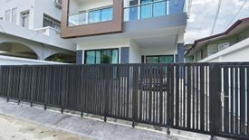 4 Bedroom House for Sale or Rent in Phra Khanong Nuea, Bangkok near BTS Ekkamai
