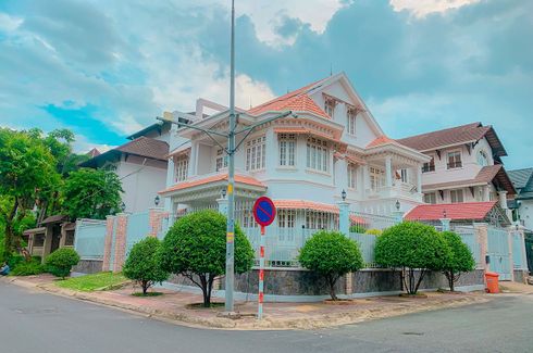 Bán hoặc thuê villa 4 phòng ngủ tại Thảo Điền, Quận 2, Hồ Chí Minh