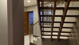 8 Bedroom House for rent in Olympia, Metro Manila