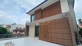 8 Bedroom House for rent in Sam Sen Nai, Bangkok