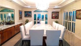 6 Bedroom House for sale in Urdaneta, Metro Manila near MRT-3 Buendia