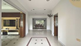 6 Bedroom House for sale in Phra Khanong Nuea, Bangkok near BTS Phra Khanong