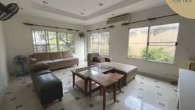 6 Bedroom House for sale in Phra Khanong Nuea, Bangkok near BTS Phra Khanong