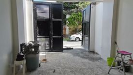 3 Bedroom House for sale in Ramon Magsaysay, Metro Manila near LRT-1 Roosevelt