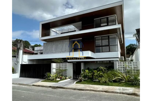 7 Bedroom Townhouse for sale in Pansol, Metro Manila