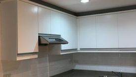 Condo for rent in San Lorenzo, Metro Manila