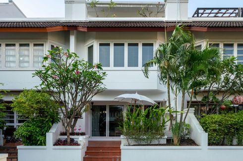 4 Bedroom Townhouse for rent in Khlong Toei Nuea, Bangkok near MRT Phetchaburi