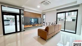 3 Bedroom Townhouse for rent in Chan Kasem, Bangkok