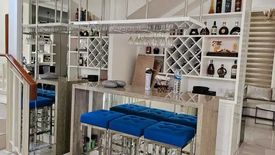 Rumah dijual dengan 5 kamar tidur di Kalisari, Jawa Timur