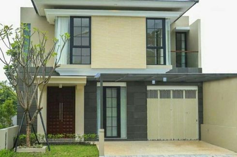 4 Bedroom House for sale in Banyumanik, Central Java