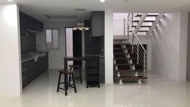 4 Bedroom House for sale in Moonwalk, Metro Manila