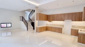 4 Bedroom House for sale in Talon Dos, Metro Manila