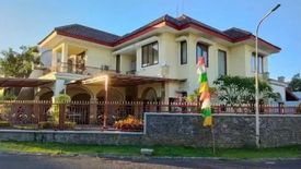 4 Bedroom House for sale in Dukuh Pakis, East Java