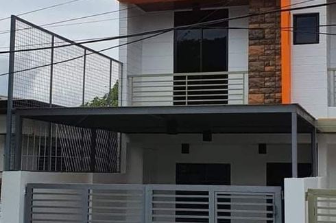 6 Bedroom House for sale in Manuyo Dos, Metro Manila