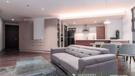 2 Bedroom Condo for rent in San Lorenzo, Metro Manila near MRT-3 Ayala