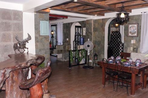 9 Bedroom House for sale in Tandang Sora, Metro Manila