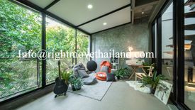 3 Bedroom Townhouse for sale in Khlong Tan Nuea, Bangkok