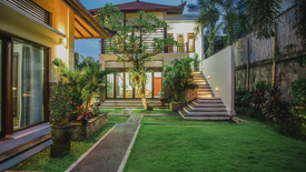 Villa dijual dengan 4 kamar tidur di Dalung, Bali