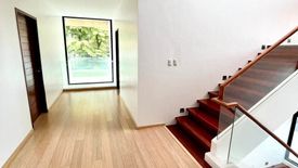 7 Bedroom House for sale in White Plains, Metro Manila