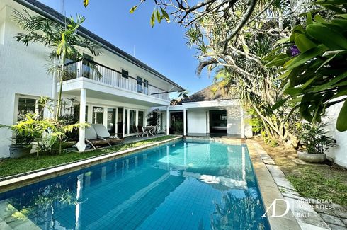 Villa dijual dengan 3 kamar tidur di Seminyak, Bali