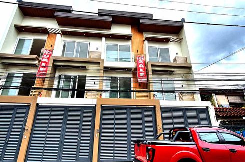 4 Bedroom House for sale in Pinyahan, Metro Manila