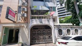 Townhouse for sale in Khlong Toei, Bangkok near BTS Nana