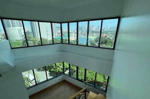 1 Bedroom Condo for sale in Dasmariñas North, Metro Manila near MRT-3 Ayala