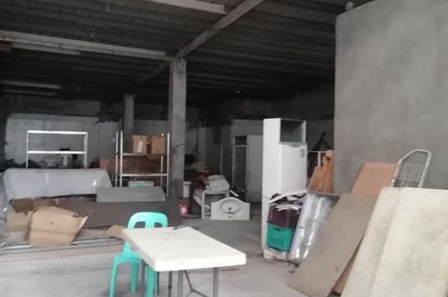 Warehouse / Factory for rent in Urdaneta, Metro Manila near MRT-3 Ayala